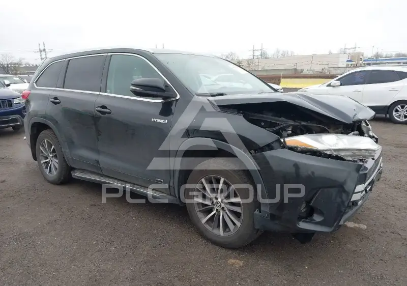 2018 Toyota Highlander фото