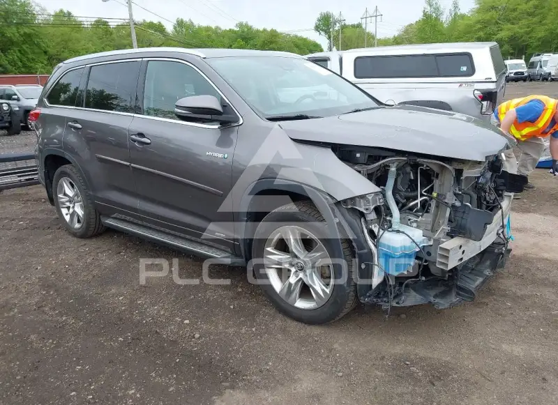 2018 Toyota Highlander photo