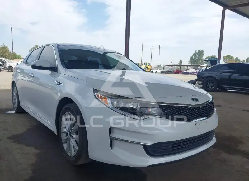 2018 KIA Optima photo