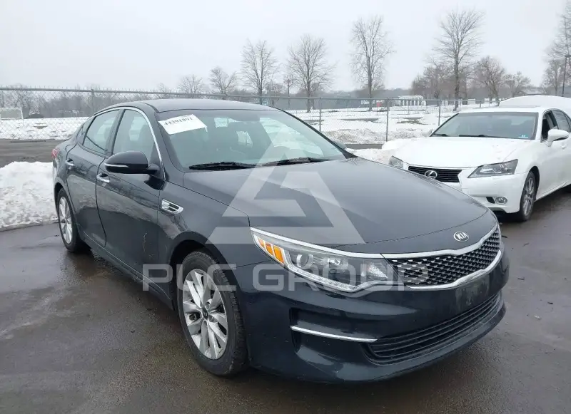 2018 KIA Optima photo