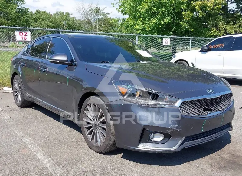 2018 KIA Cadenza photo