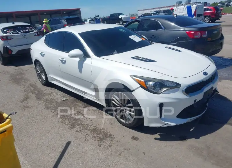 2018 KIA Stinger photo
