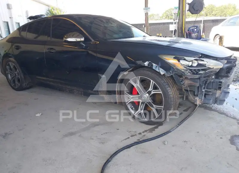 2018 KIA Stinger photo