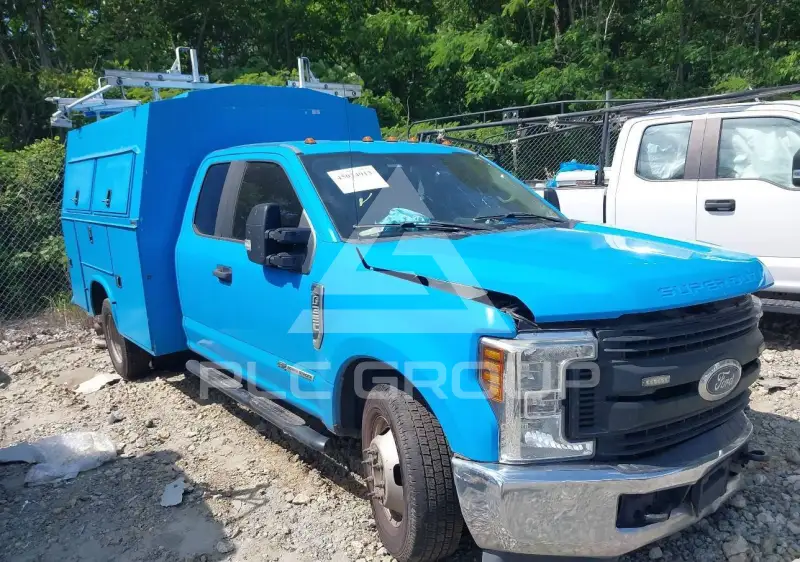 2018 Ford F-350 photo