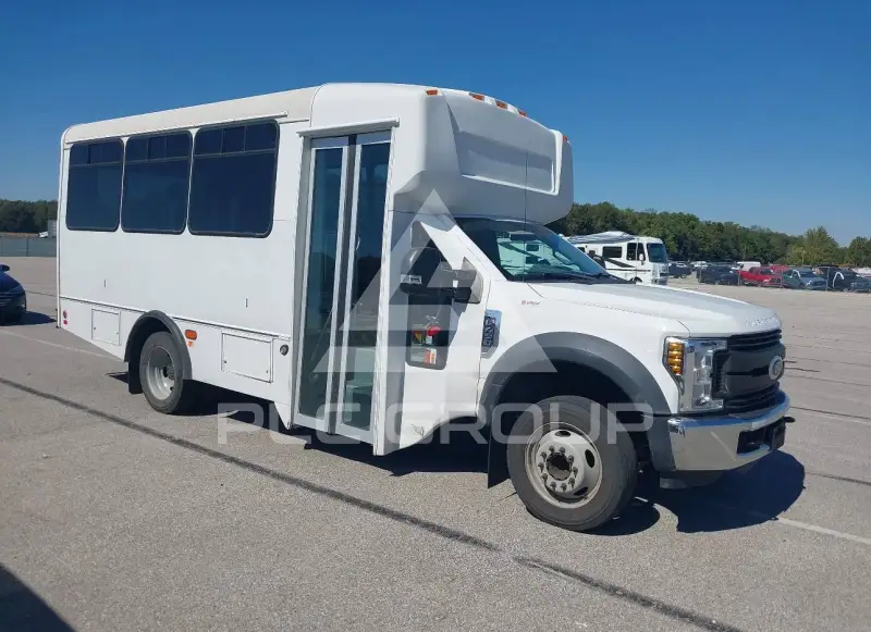 2018 Ford F-450 photo