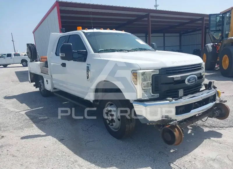 2018 Ford F-350 photo