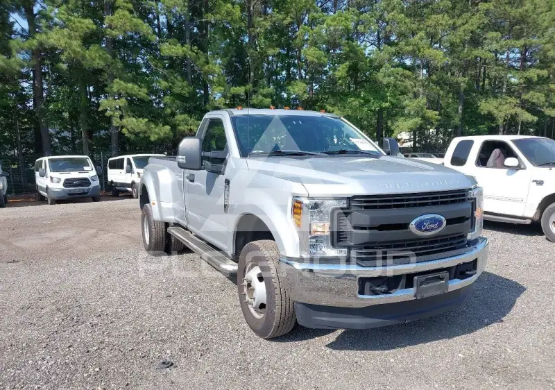 2018 Ford F-350 photo