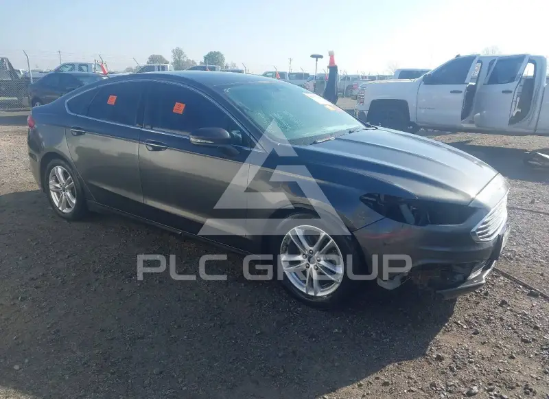 2018 Ford FUSION фото