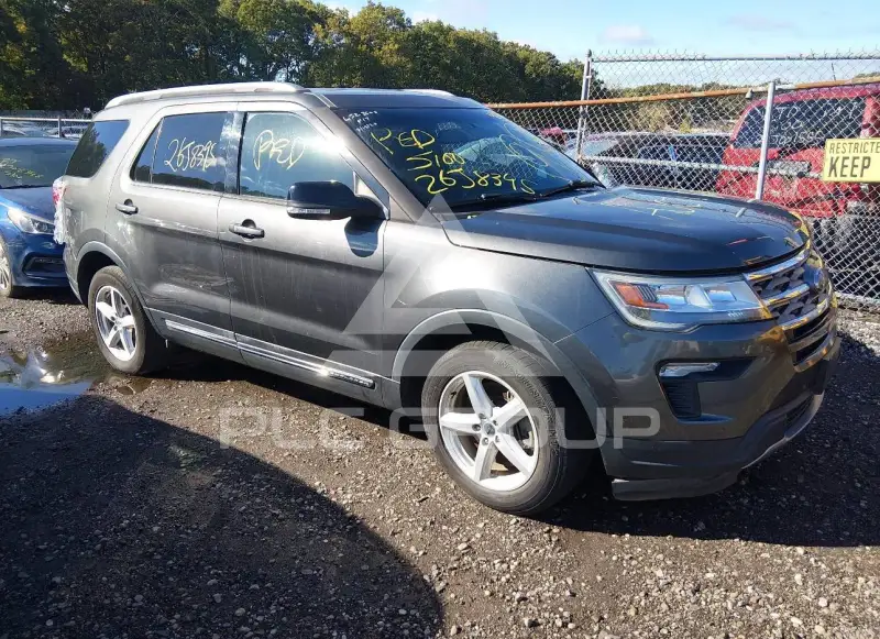 2018 Ford EXPLORER фото