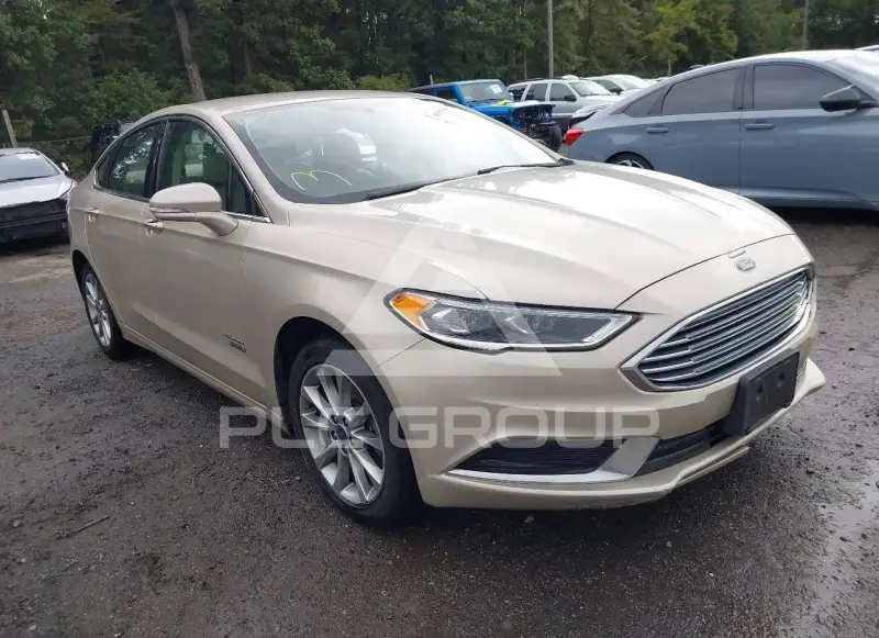 2018 Ford FUSION photo