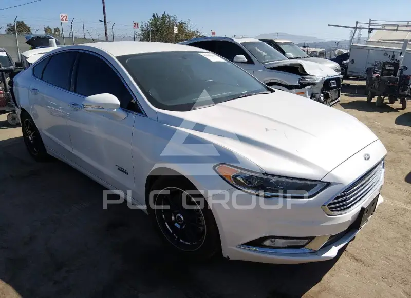 2018 Ford FUSION фото