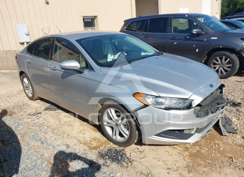 2018 Ford FUSION фото