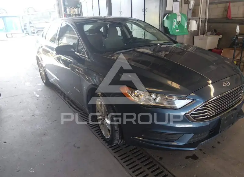 2018 Ford FUSION фото