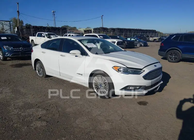 2018 Ford FUSION photo