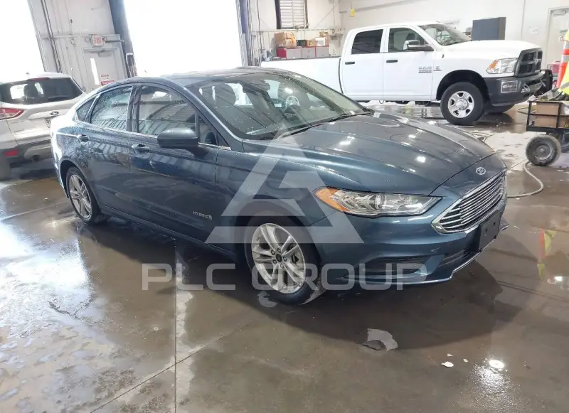 2018 Ford FUSION photo