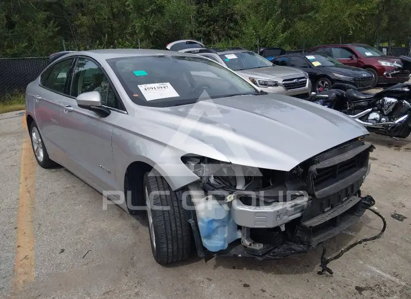 2018 Ford FUSION фото