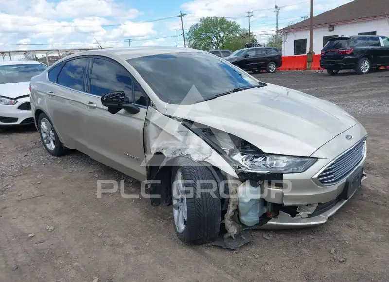 2018 Ford FUSION фото