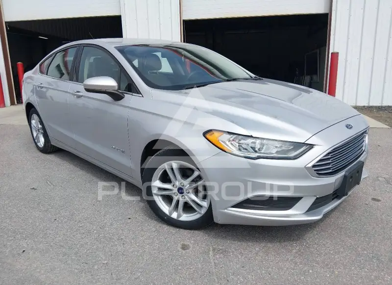 2018 Ford FUSION фото