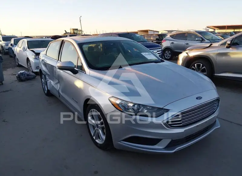 2018 Ford FUSION фото
