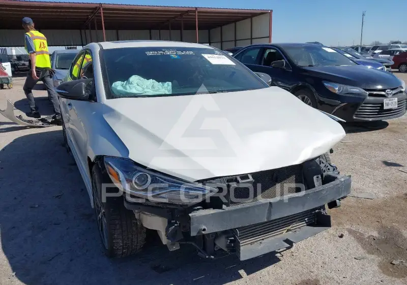 2018 Hyundai Elantra фото