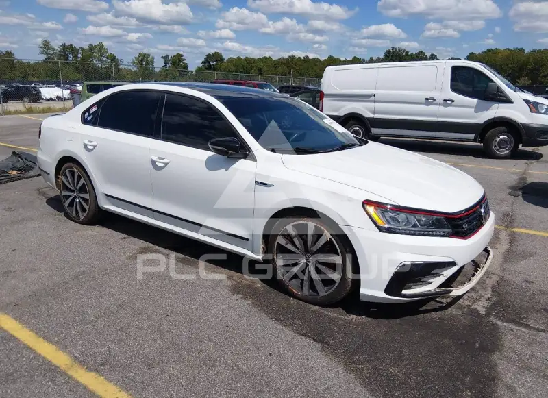 2018 Volkswagen Passat фото