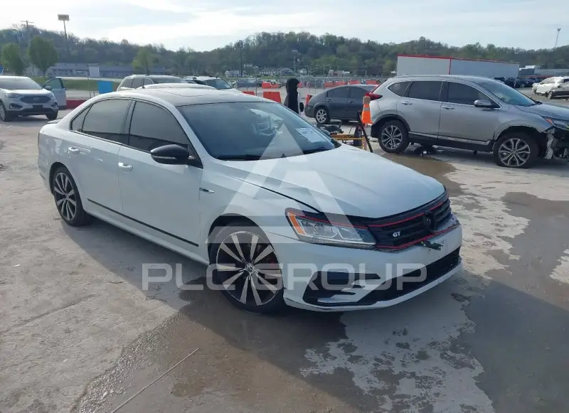 2018 Volkswagen Passat photo