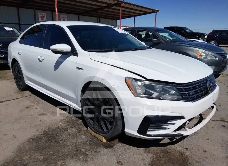 2018 Volkswagen Passat photo