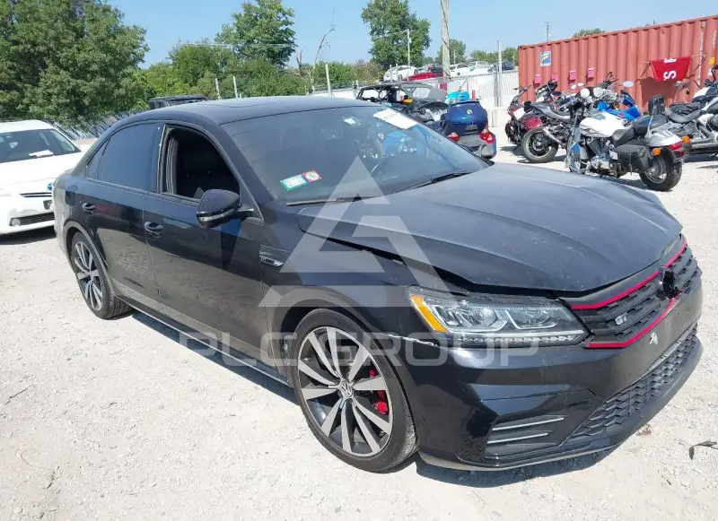 2018 Volkswagen Passat фото