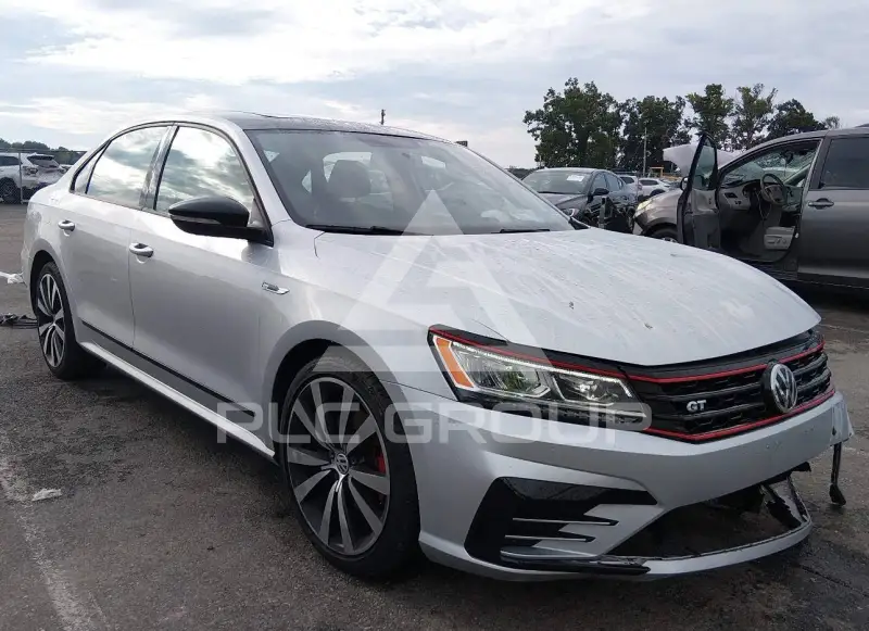 2018 Volkswagen Passat фото