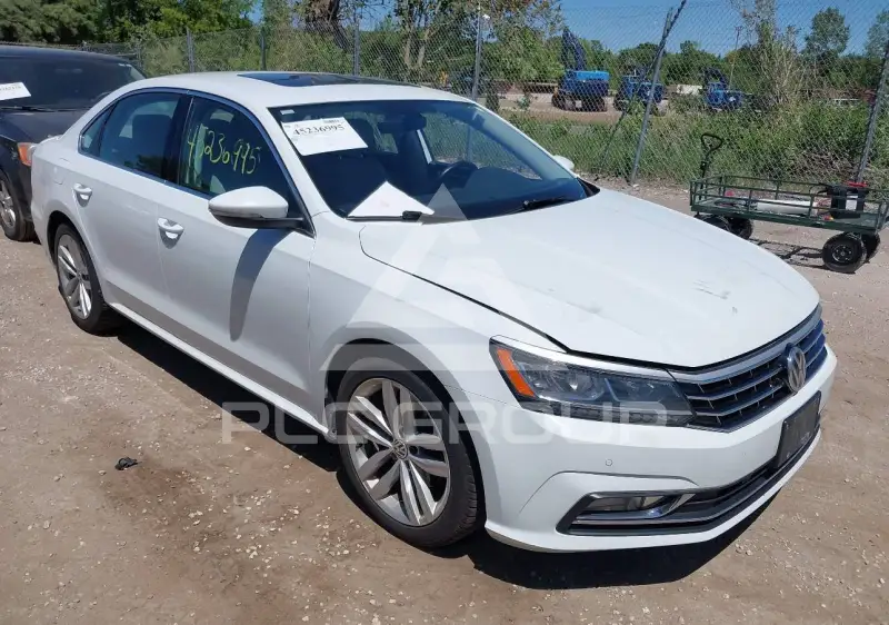 2018 Volkswagen Passat photo
