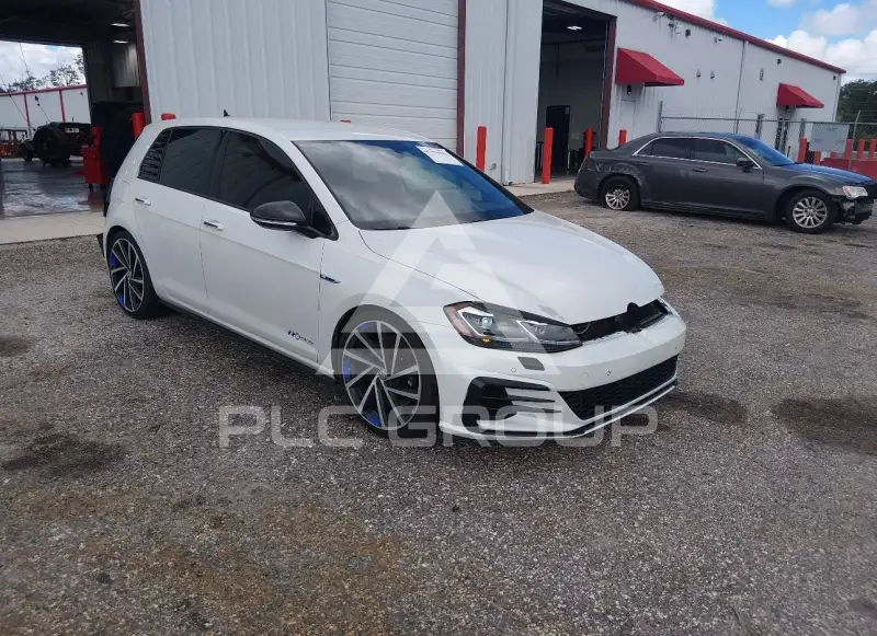 2018 Volkswagen GOLF photo