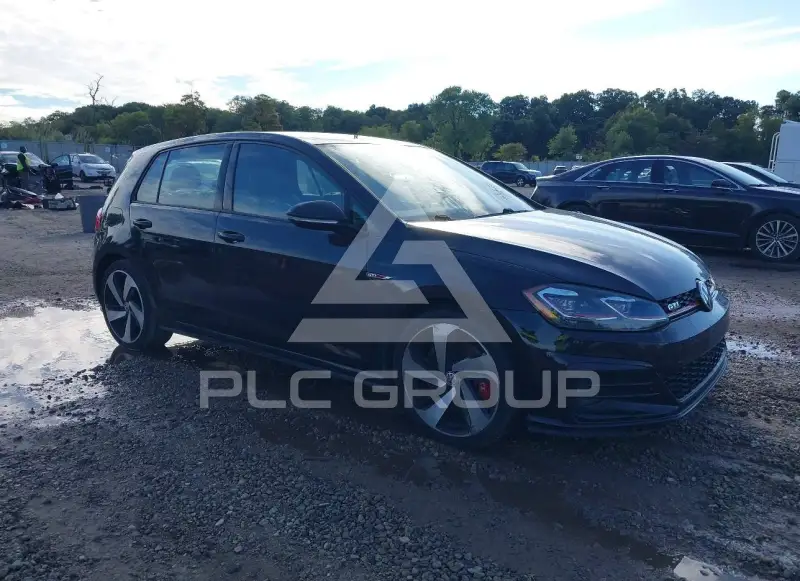 2018 Volkswagen GOLF photo