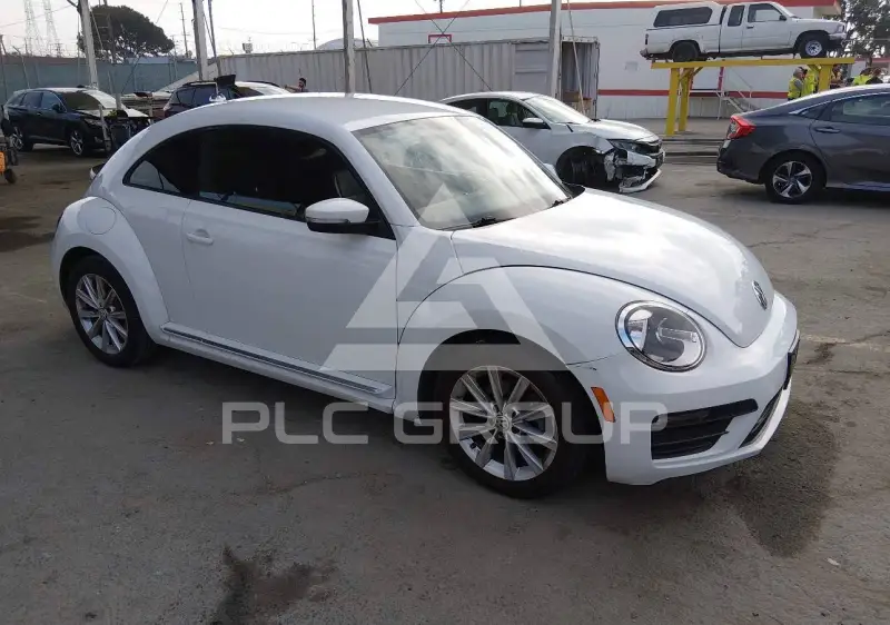 2018 Volkswagen BEETLE photo