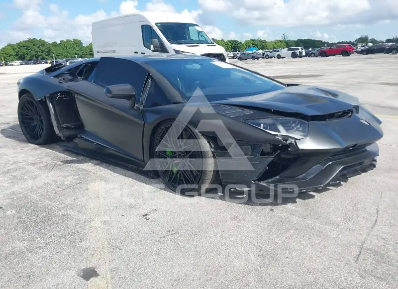 2018 Lamborghini Aventador photo