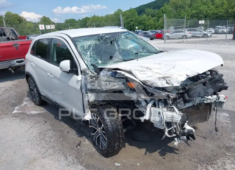 2019 Mitsubishi OUTLANDER photo