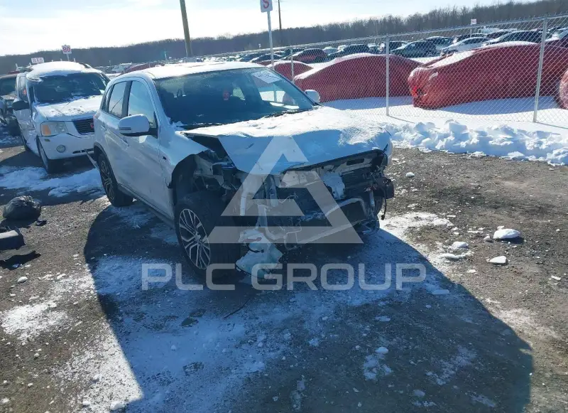 2019 Mitsubishi OUTLANDER photo