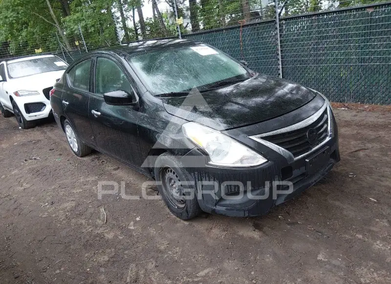 2019 Nissan VERSA фото