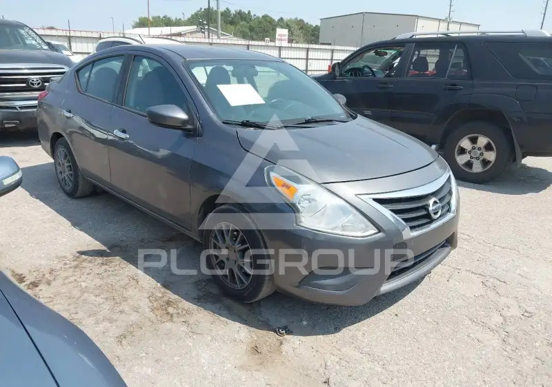 2019 Nissan VERSA photo