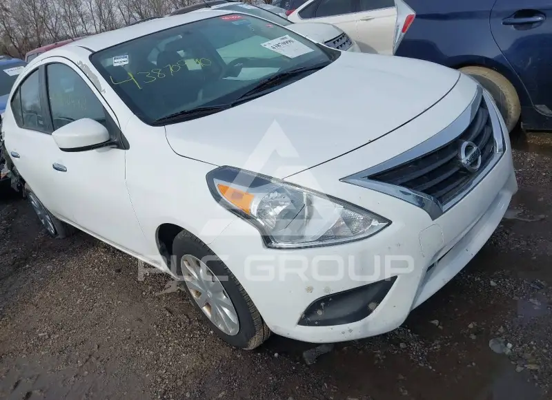 2019 Nissan VERSA фото