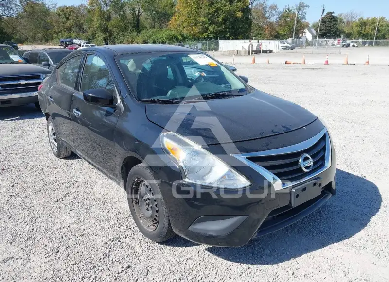 2019 Nissan VERSA photo