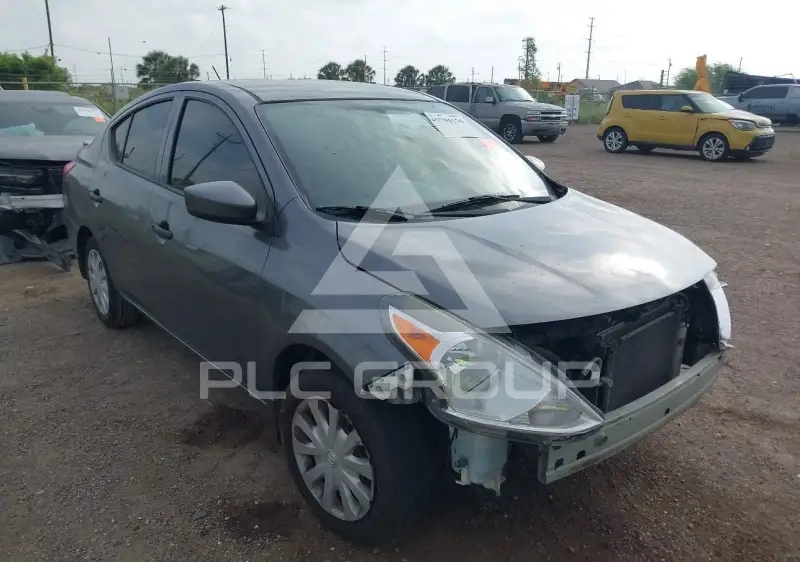 2019 Nissan VERSA photo