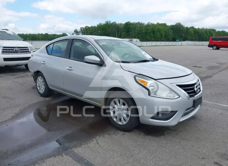 2019 Nissan VERSA photo