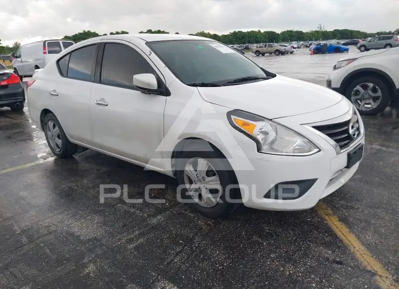 2019 Nissan VERSA фото