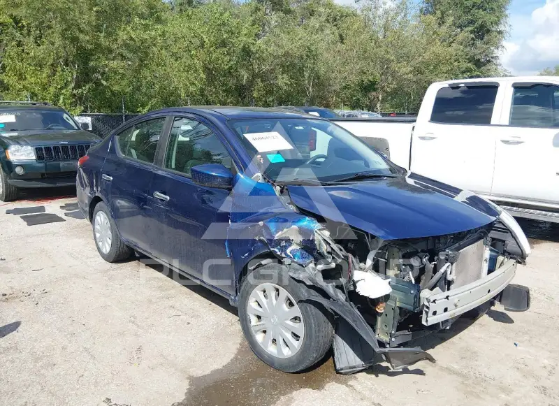 2019 Nissan VERSA фото