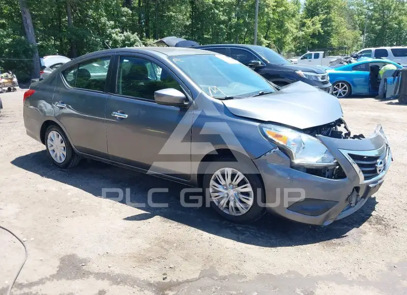 2019 Nissan VERSA фото