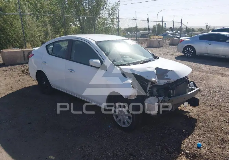 2019 Nissan VERSA фото
