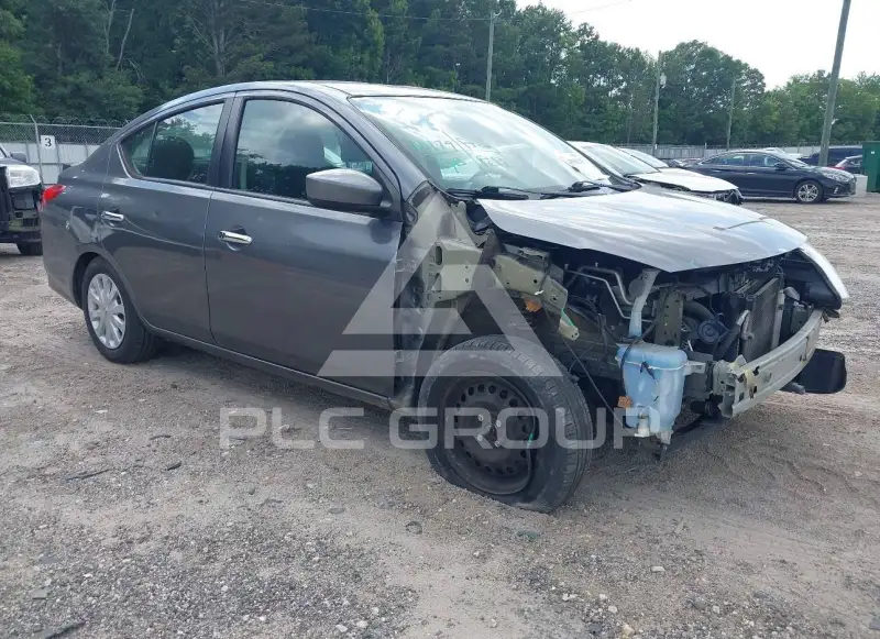 2019 Nissan VERSA фото