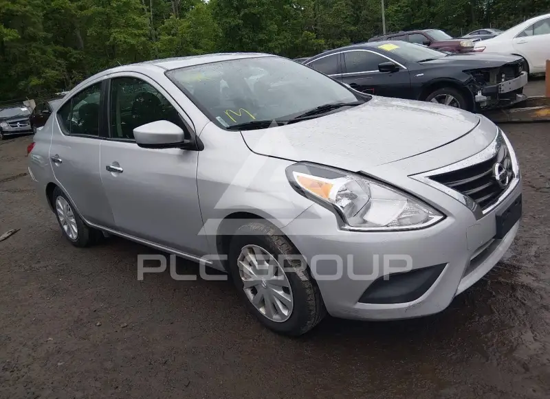 2019 Nissan VERSA фото