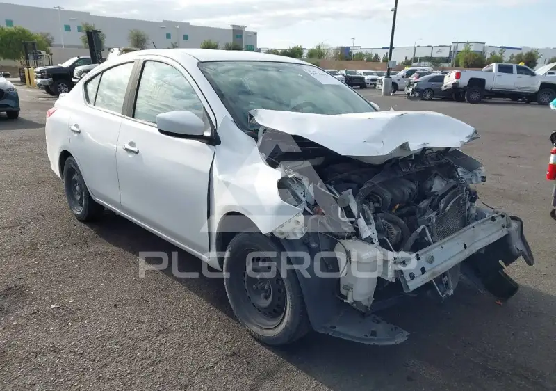 2019 Nissan VERSA фото