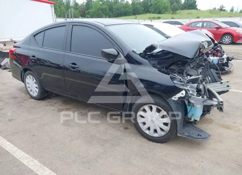 2019 Nissan VERSA фото